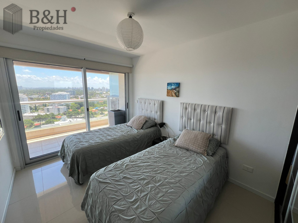 Apartamento ID.7101 - Apartamento en venta de 2 dormitorios en Playa brava , Punta del este 