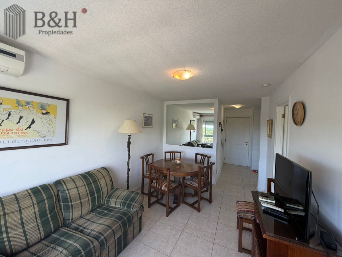 Apartamento ID.7252 - Apartamento en alquiler de 1 dormitorio en Punta del este , Edificio Doce Lunas 