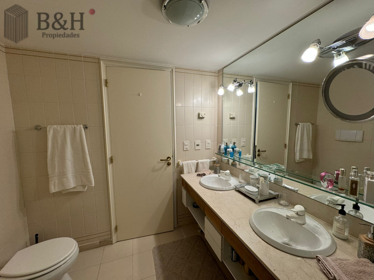 Apartamento ID.7377 - Apartamento en Venta de 3 Dormitorios en Punta del este , Puerto , Península , Edificio Portofino