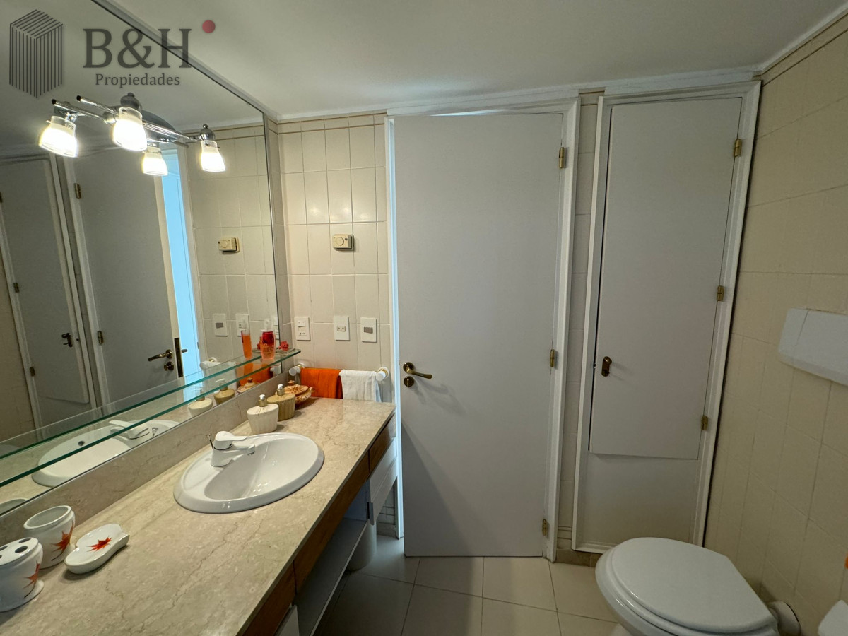 Apartamento ID.7377 - Apartamento en Venta de 3 Dormitorios en Punta del este , Puerto , Península , Edificio Portofino