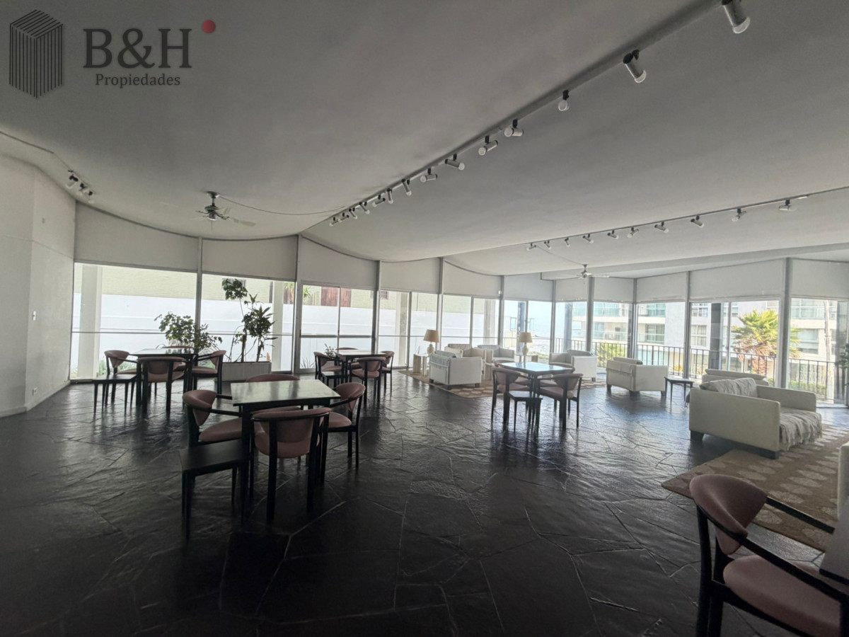 Apartamento ID.7433 - Apartamento en venta de 1 dormitorios en Punta del este , Península 