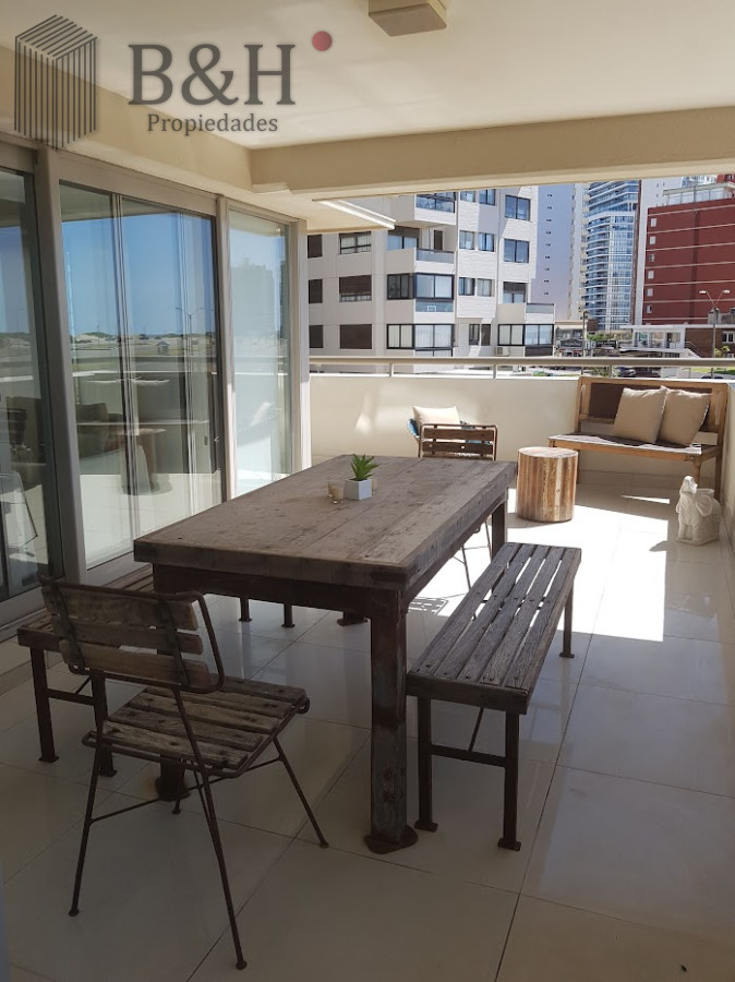 Apartamento ID.7334 - Apartamento de 4 dormitorios en Punta del este , Torre imperiale . Playa brava 