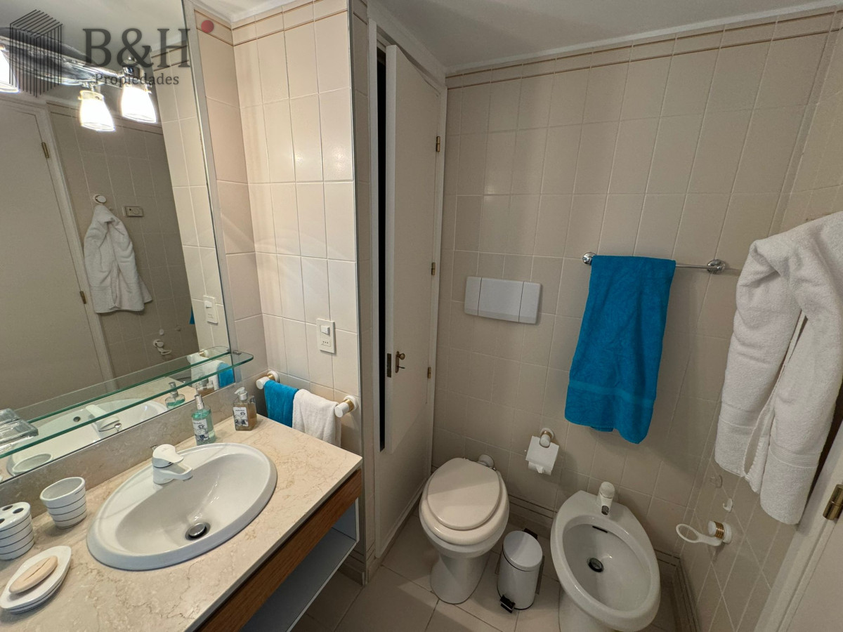 Apartamento ID.7377 - Apartamento en Venta de 3 Dormitorios en Punta del este , Puerto , Península , Edificio Portofino
