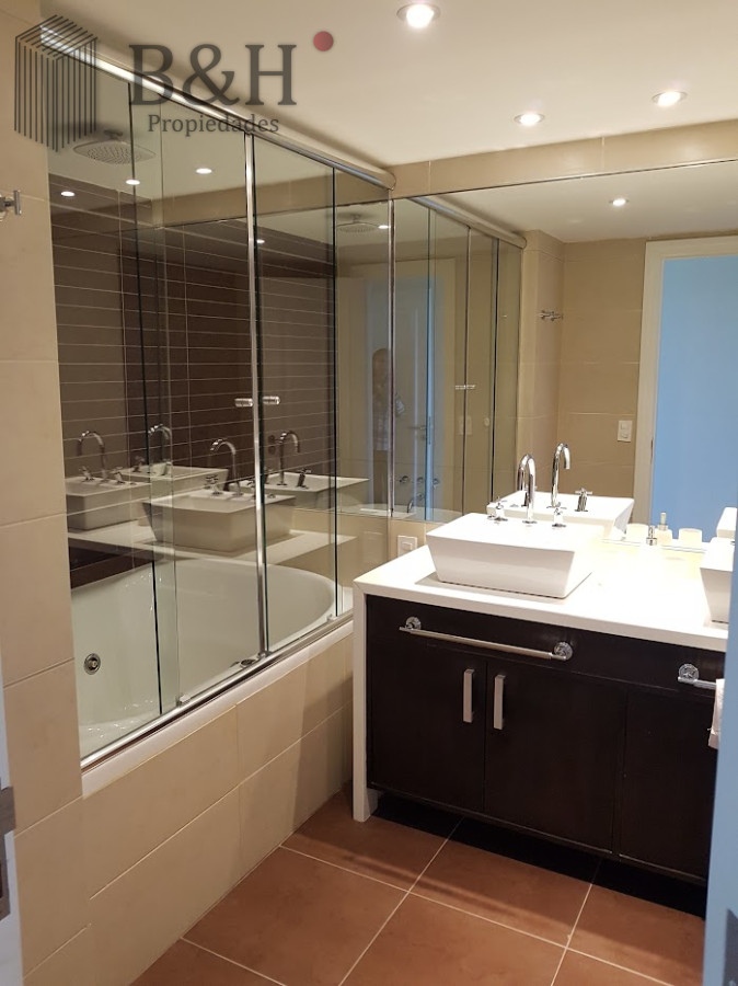 Apartamento ID.7334 - Apartamento de 4 dormitorios en Punta del este , Torre imperiale . Playa brava 