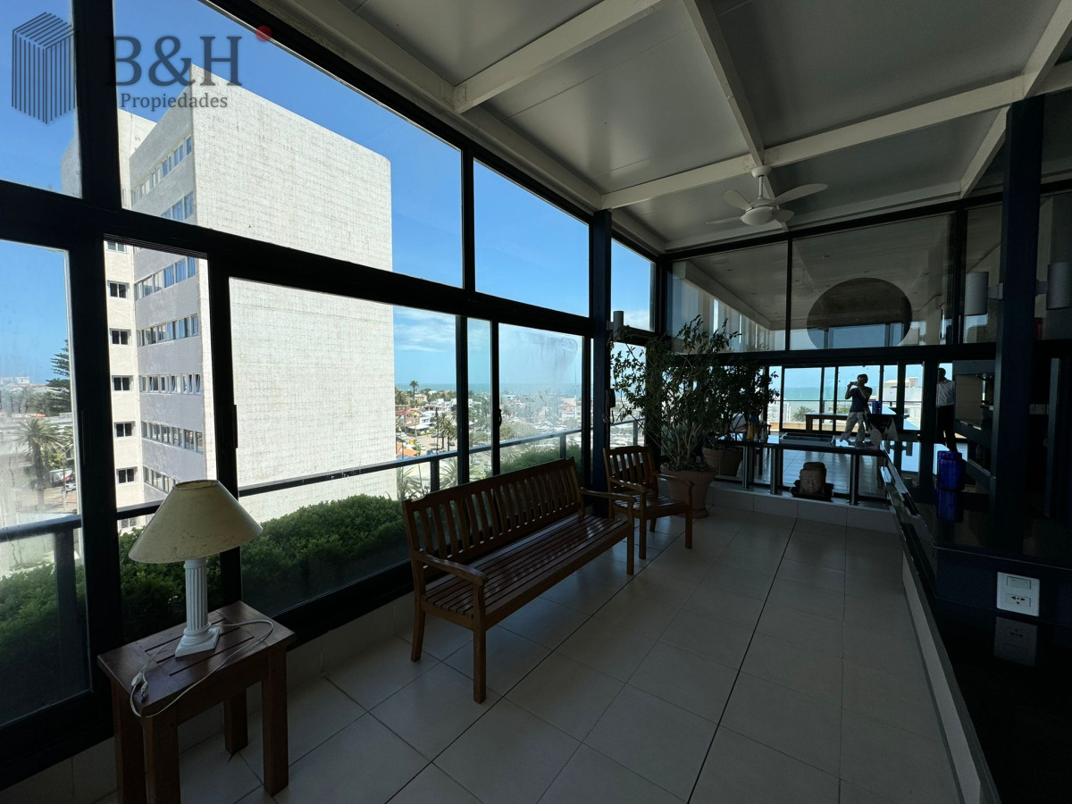 Apartamento ID.7377 - Apartamento en Venta de 3 Dormitorios en Punta del este , Puerto , Península , Edificio Portofino