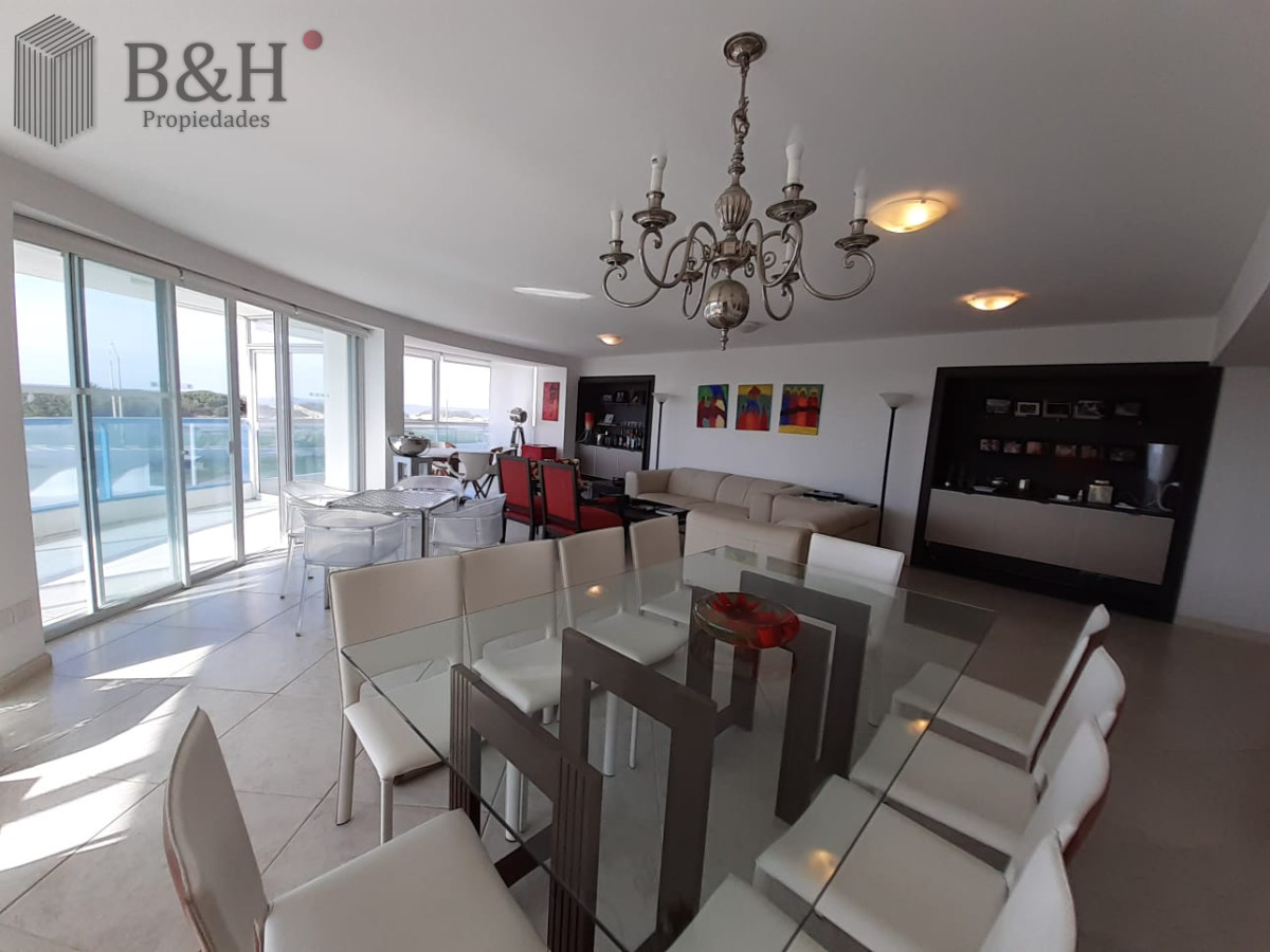 Apartamento ID.6755 - Apartamento en venta de 3 dormitorios en Punta del este , Playa brava , 