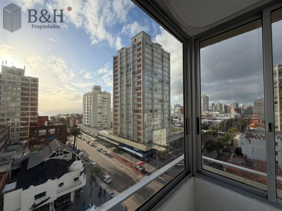Apartamento ID.7281 - Apartamento de 2 dormitorios y medio en Punta del este , Gorlero , Península 