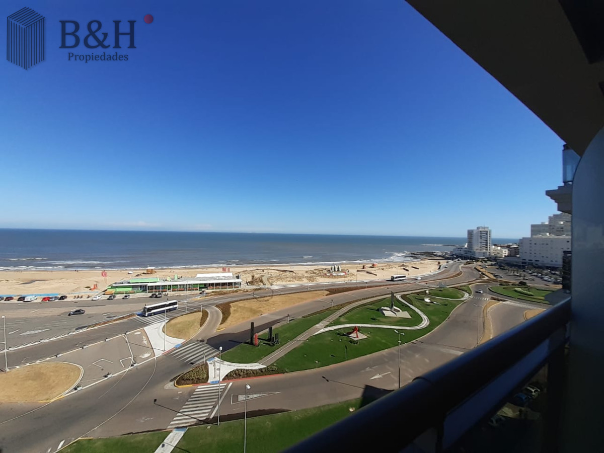 Apartamento ID.5978 - Apartamento en Alquiler de 3 Dormitorios en Punta del este , Playa Brava , Torre Imperiale 