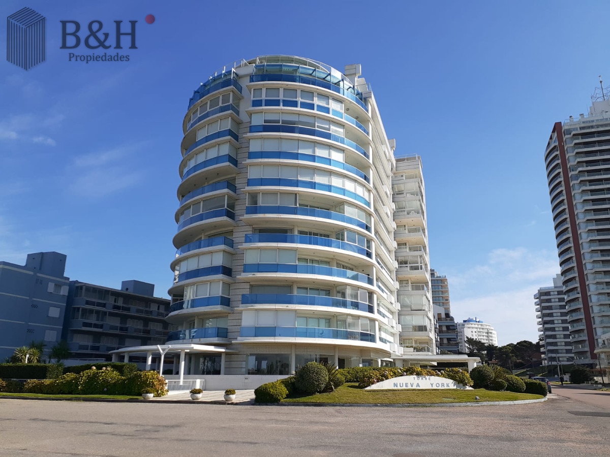 Apartamento ID.6755 - Apartamento en venta de 3 dormitorios en Punta del este , Playa brava , 