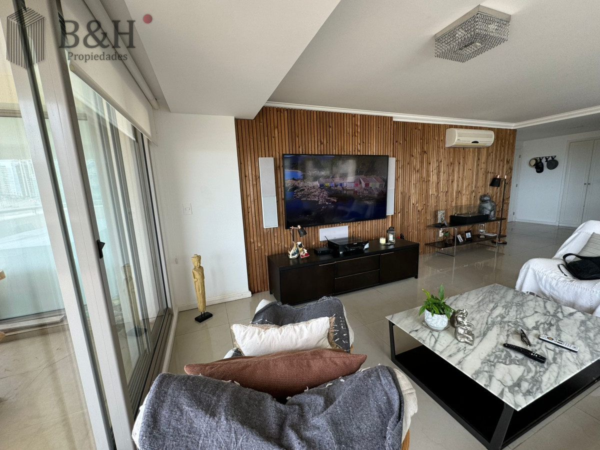 Apartamento ID.7334 - Apartamento de 4 dormitorios en Punta del este , Torre imperiale . Playa brava 