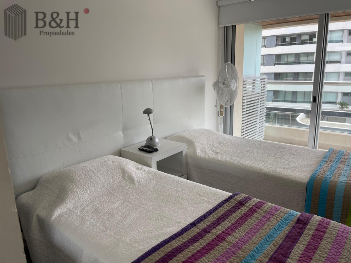 Apartamento ID.7391 - Apartamento en venta de 2 dormitorios en Torre ICON, Punta del este , AIDY GRILL 