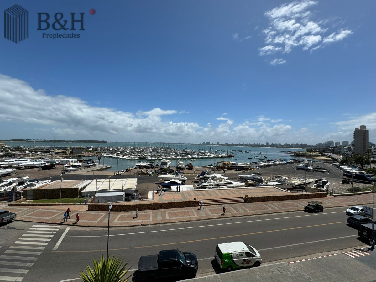 Apartamento ID.7377 - Apartamento en Venta de 3 Dormitorios en Punta del este , Puerto , Península , Edificio Portofino