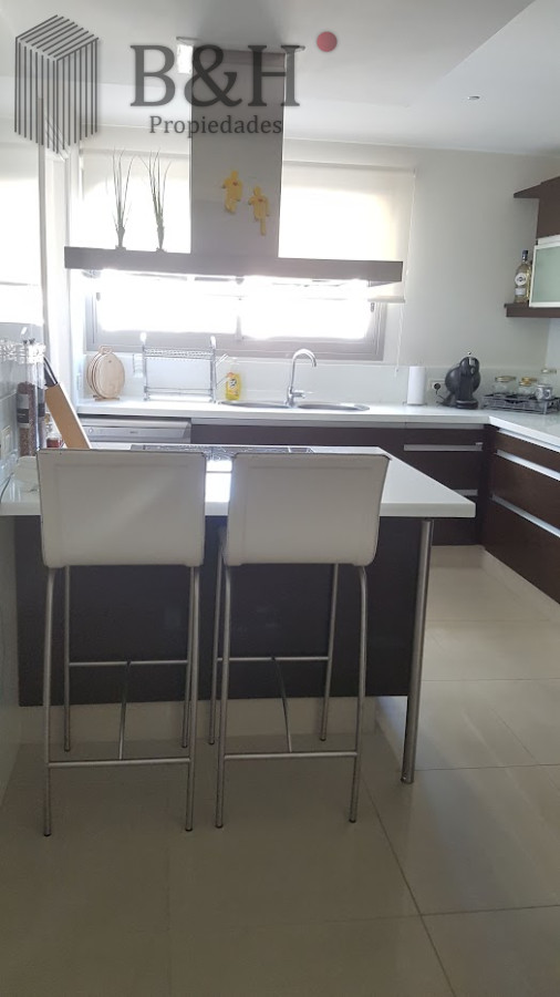 Apartamento ID.7334 - Apartamento de 4 dormitorios en Punta del este , Torre imperiale . Playa brava 