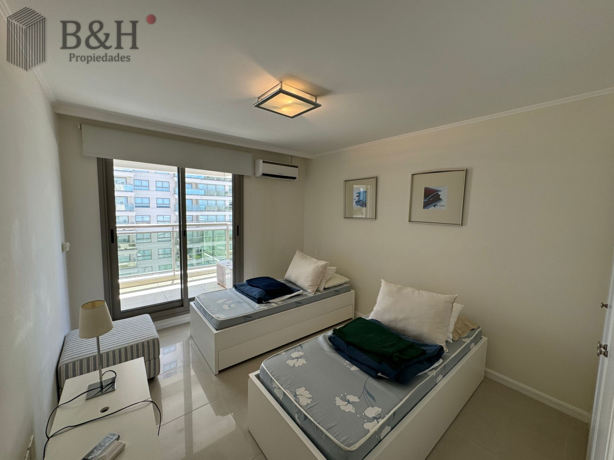 Apartamento ID.3653 - Brava, 3 dormitorios y dependencia