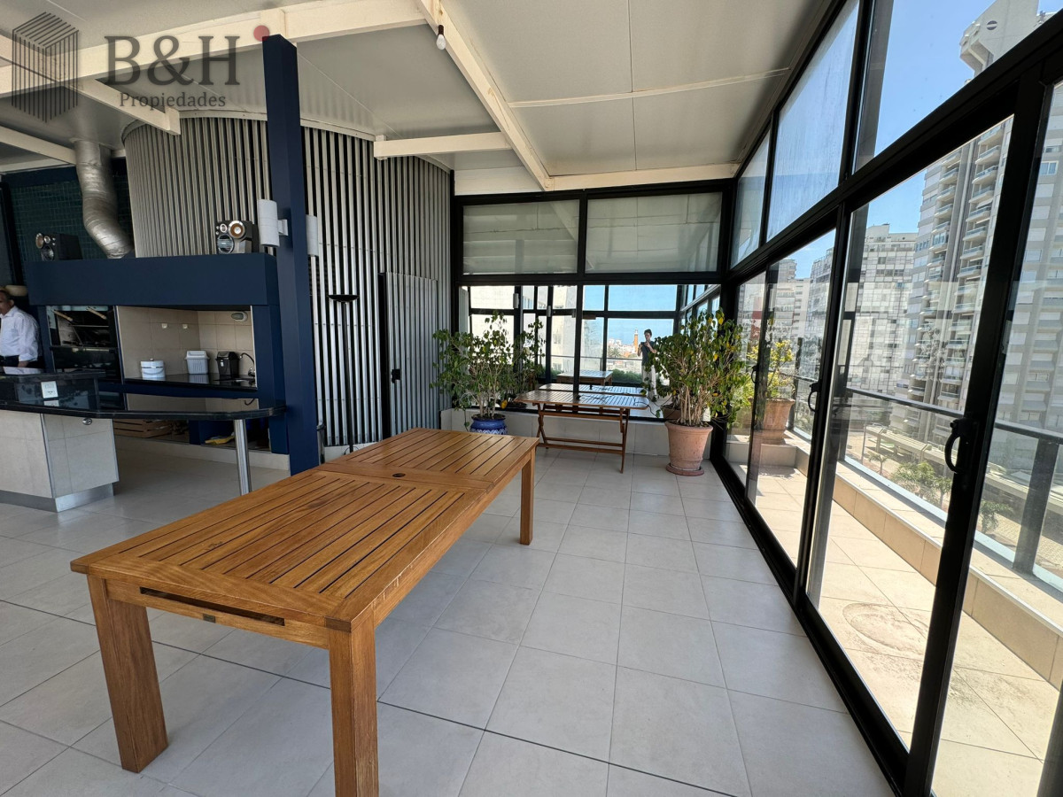 Apartamento ID.7377 - Apartamento en Venta de 3 Dormitorios en Punta del este , Puerto , Península , Edificio Portofino