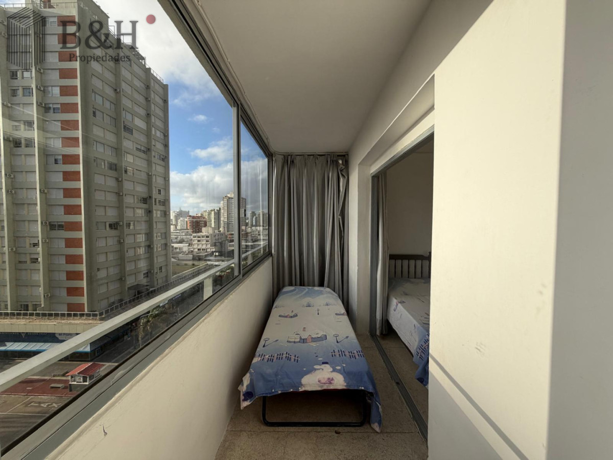 Apartamento ID.7281 - Apartamento de 2 dormitorios y medio en Punta del este , Gorlero , Península 