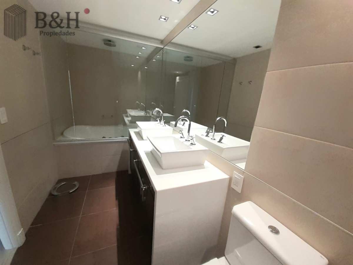 Apartamento ID.5978 - Apartamento en Alquiler de 3 Dormitorios en Punta del este , Playa Brava , Torre Imperiale 