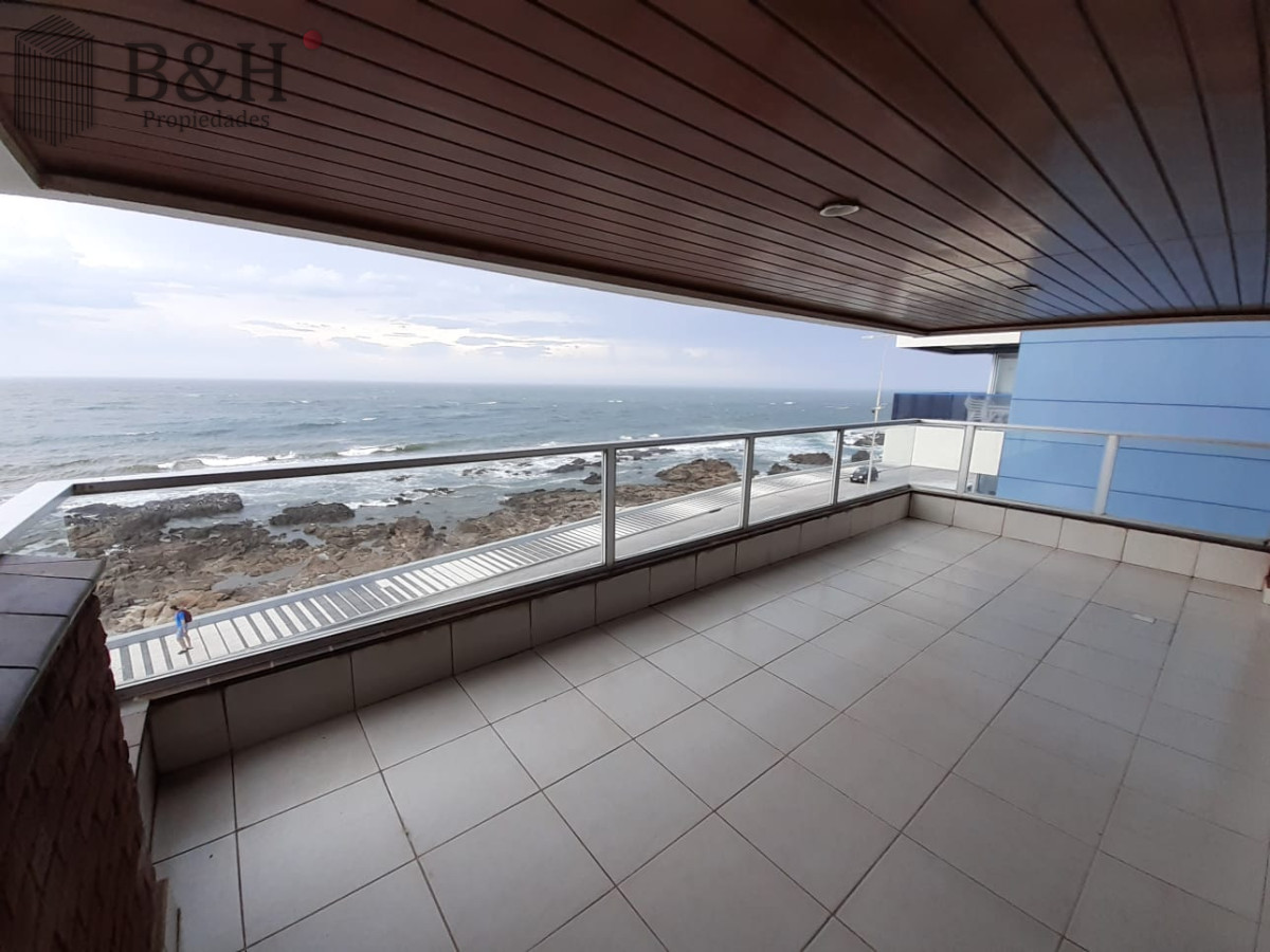 Brava frente al mar en la peninsula  - BYH3283A