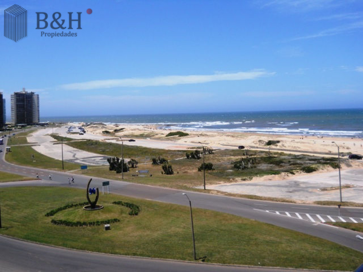 Apartamento ID.3653 - Brava, 3 dormitorios y dependencia