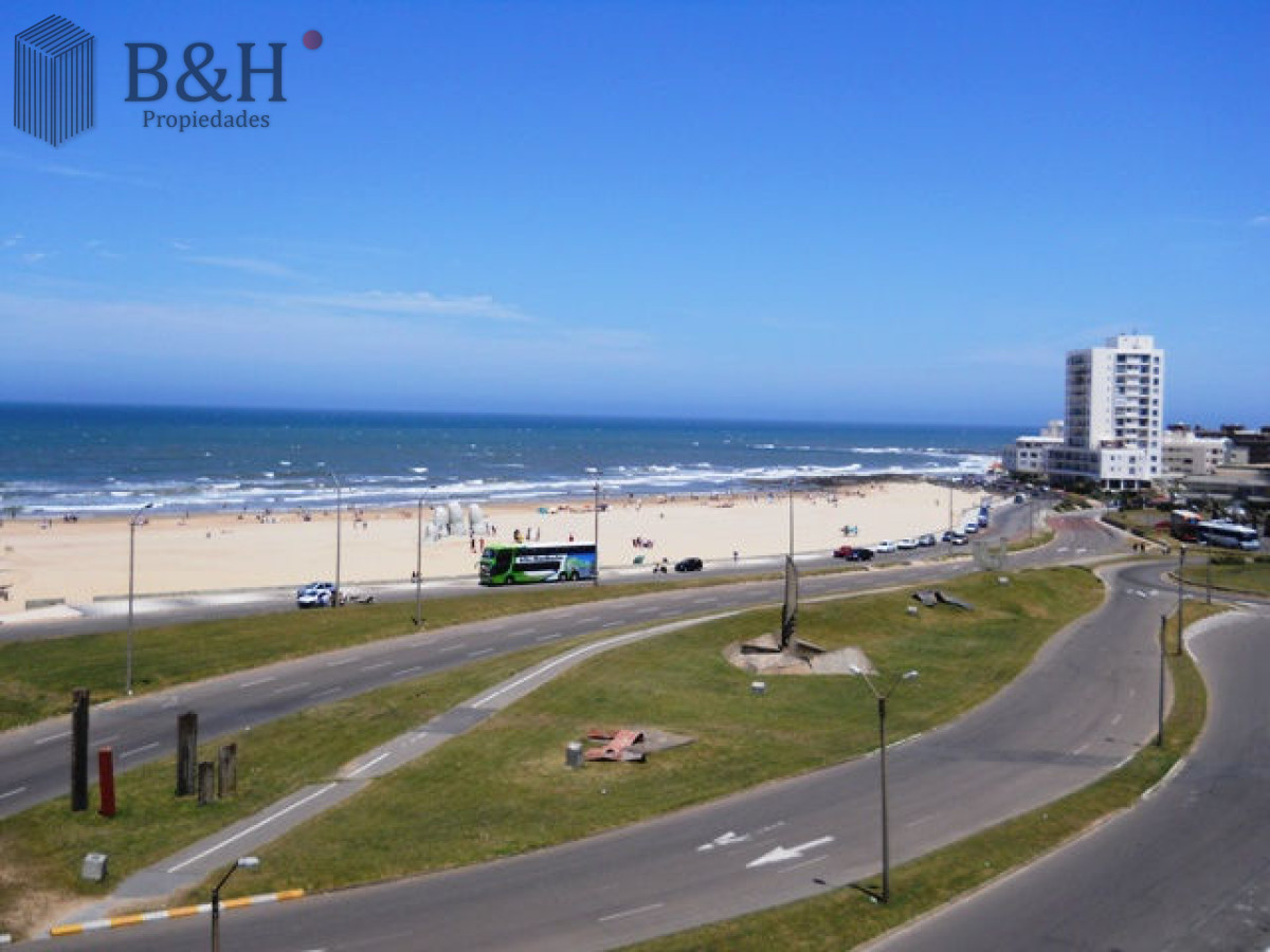 Apartamento ID.3653 - Brava, 3 dormitorios y dependencia