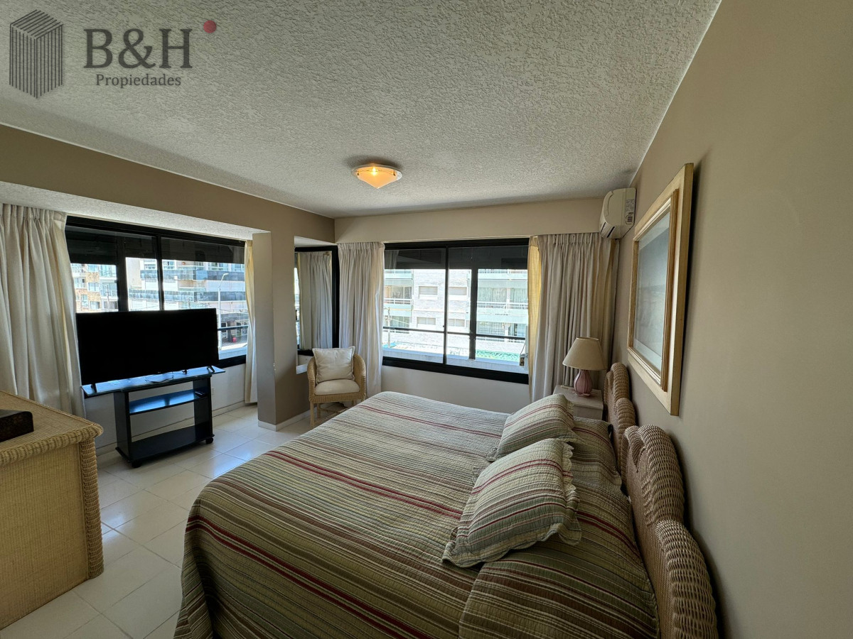 Apartamento ID.7377 - Apartamento en Venta de 3 Dormitorios en Punta del este , Puerto , Península , Edificio Portofino