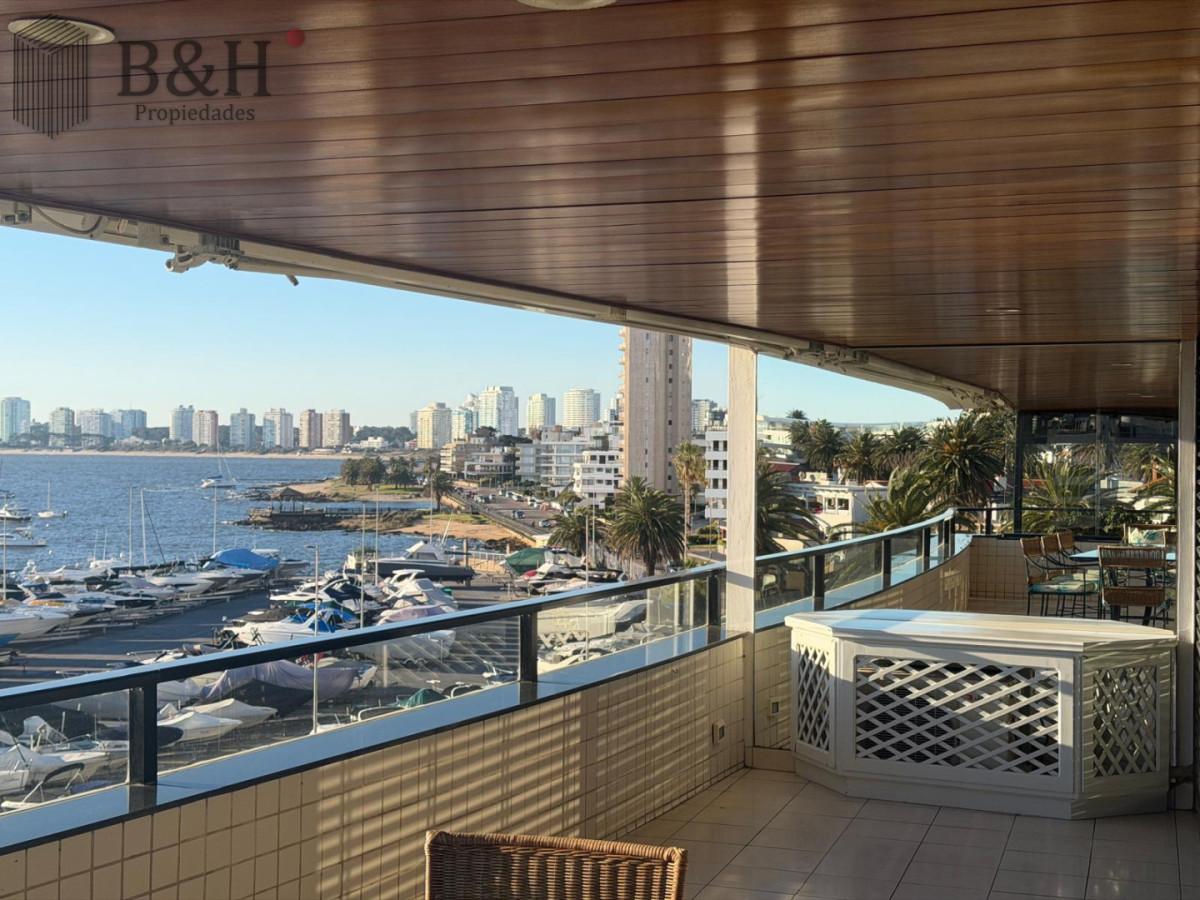 Apartamento ID.7377 - Apartamento en Venta de 3 Dormitorios en Punta del este , Puerto , Península , Edificio Portofino