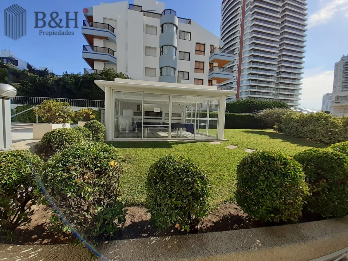 Apartamento ID.6755 - Apartamento en venta de 3 dormitorios en Punta del este , Playa brava , 