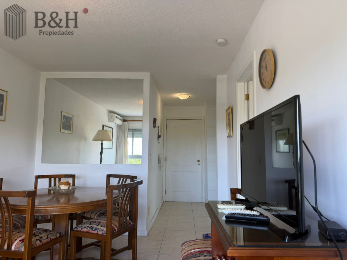 Apartamento ID.7252 - Apartamento en alquiler de 1 dormitorio en Punta del este , Edificio Doce Lunas 