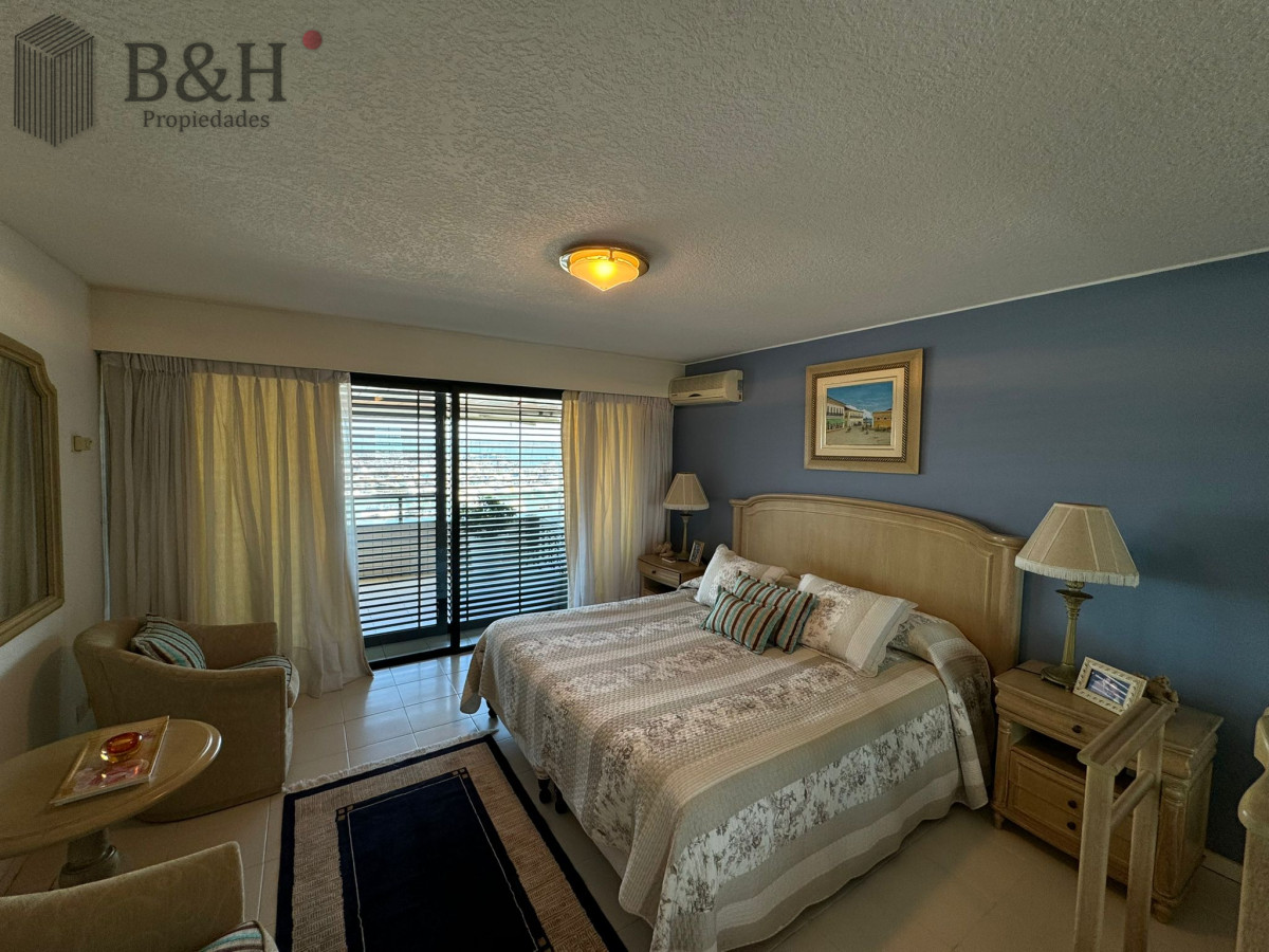Apartamento ID.7377 - Apartamento en Venta de 3 Dormitorios en Punta del este , Puerto , Península , Edificio Portofino