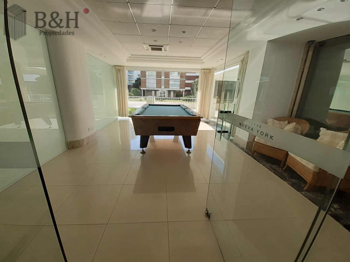 Apartamento ID.6755 - Apartamento en venta de 3 dormitorios en Punta del este , Playa brava , 