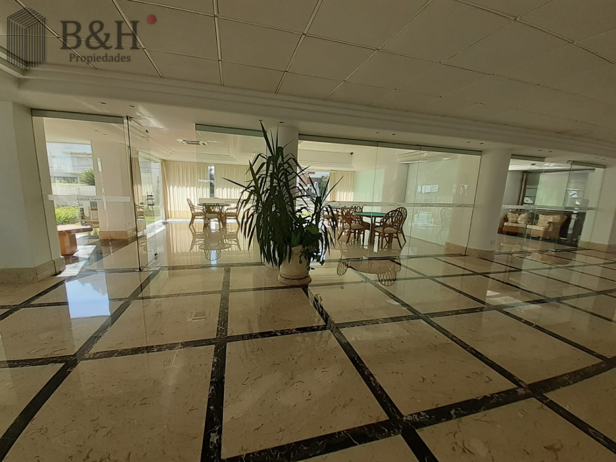 Apartamento ID.6755 - Apartamento en venta de 3 dormitorios en Punta del este , Playa brava , 