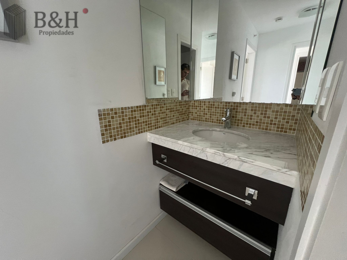 Apartamento ID.7101 - Apartamento en venta de 2 dormitorios en Playa brava , Punta del este 