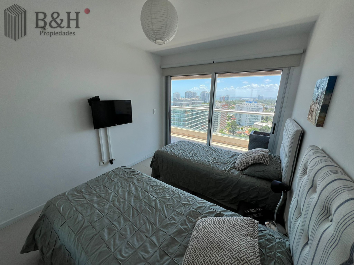 Apartamento ID.7101 - Apartamento en venta de 2 dormitorios en Playa brava , Punta del este 