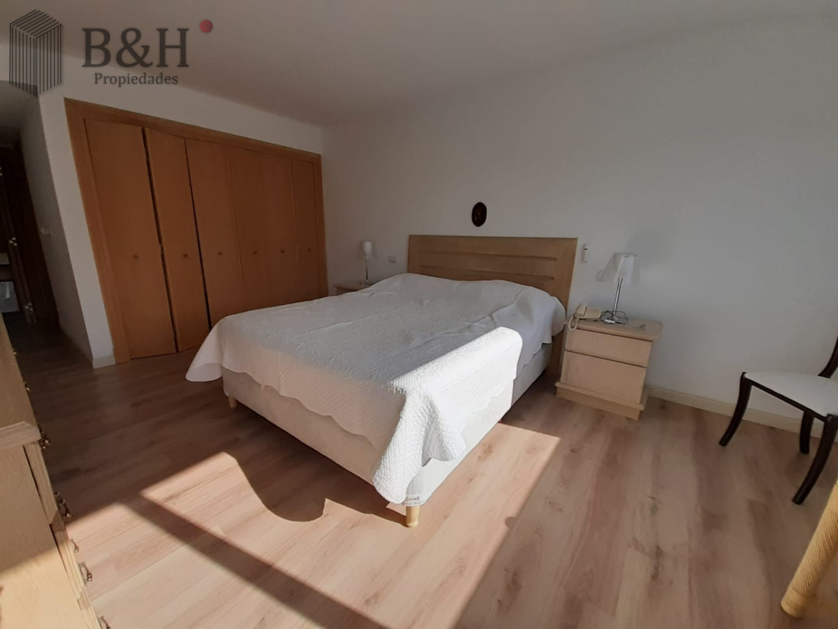 Apartamento ID.6755 - Apartamento en venta de 3 dormitorios en Punta del este , Playa brava , 
