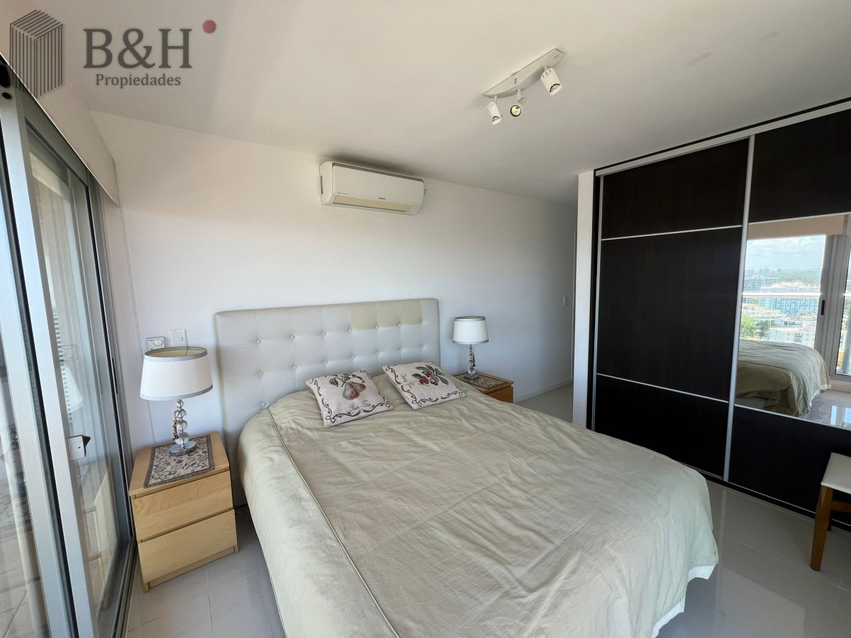 Apartamento ID.7101 - Apartamento en venta de 2 dormitorios en Playa brava , Punta del este 