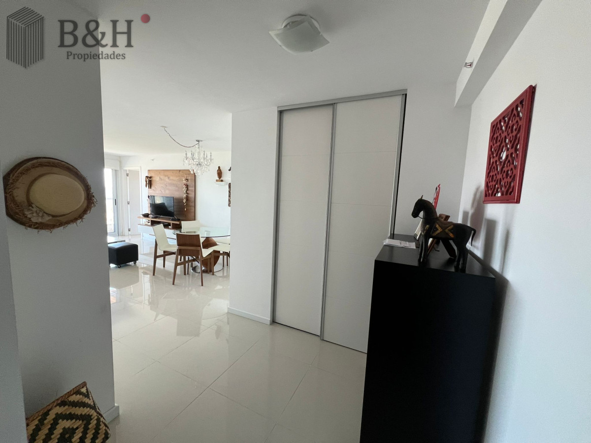 Apartamento ID.7101 - Apartamento en venta de 2 dormitorios en Playa brava , Punta del este 
