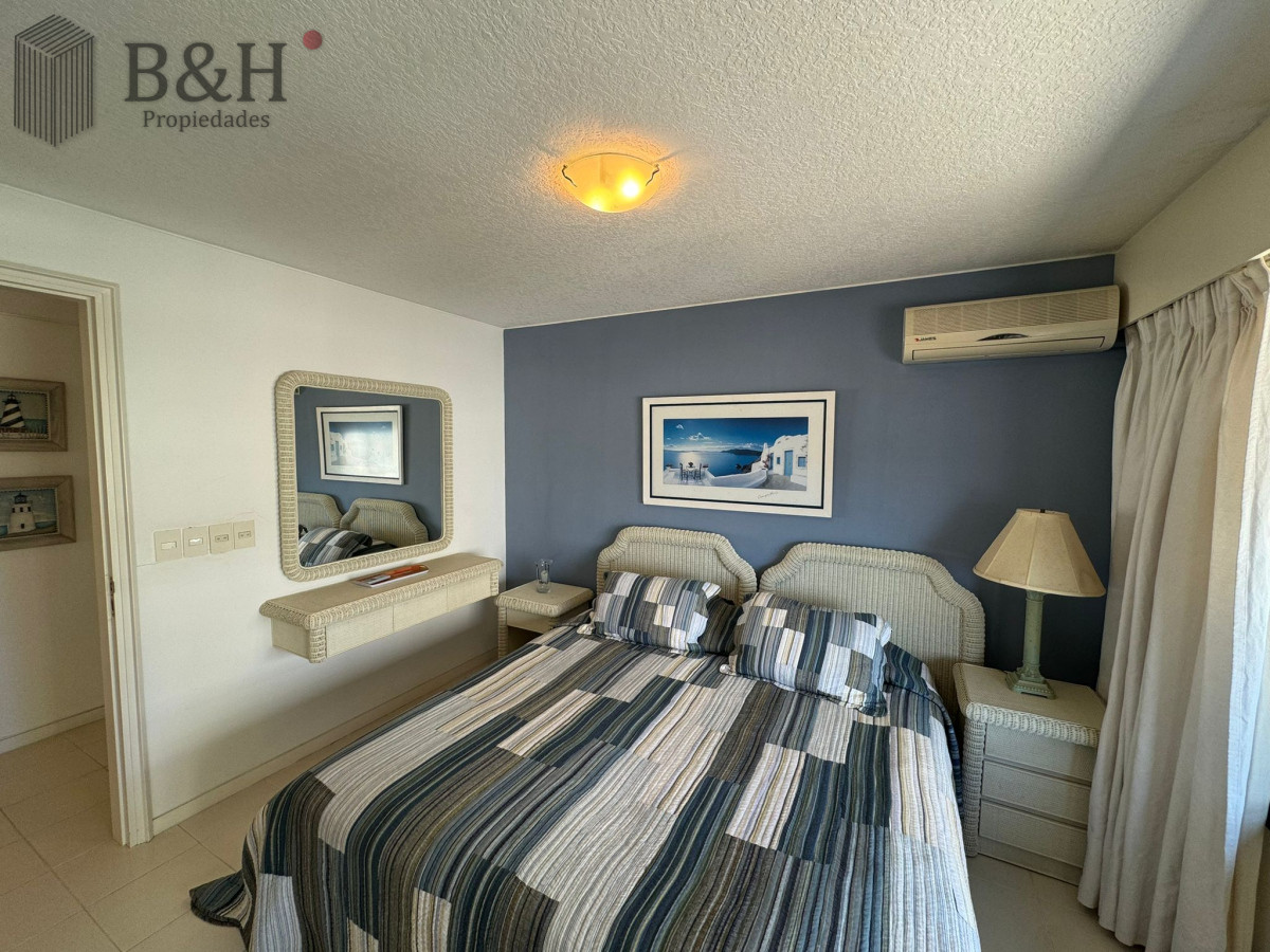 Apartamento ID.7377 - Apartamento en Venta de 3 Dormitorios en Punta del este , Puerto , Península , Edificio Portofino