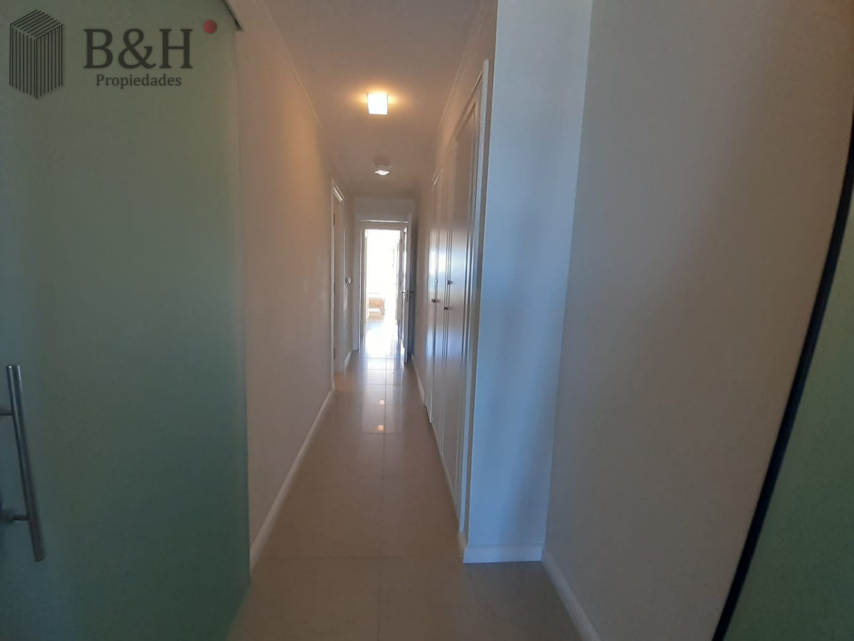 Apartamento ID.5978 - Apartamento en Alquiler de 3 Dormitorios en Punta del este , Playa Brava , Torre Imperiale 