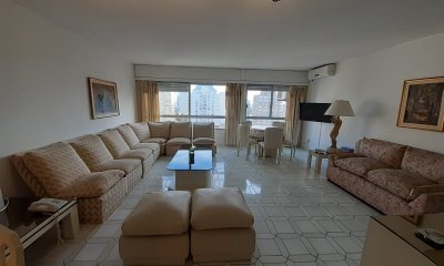 Península , piso alto.