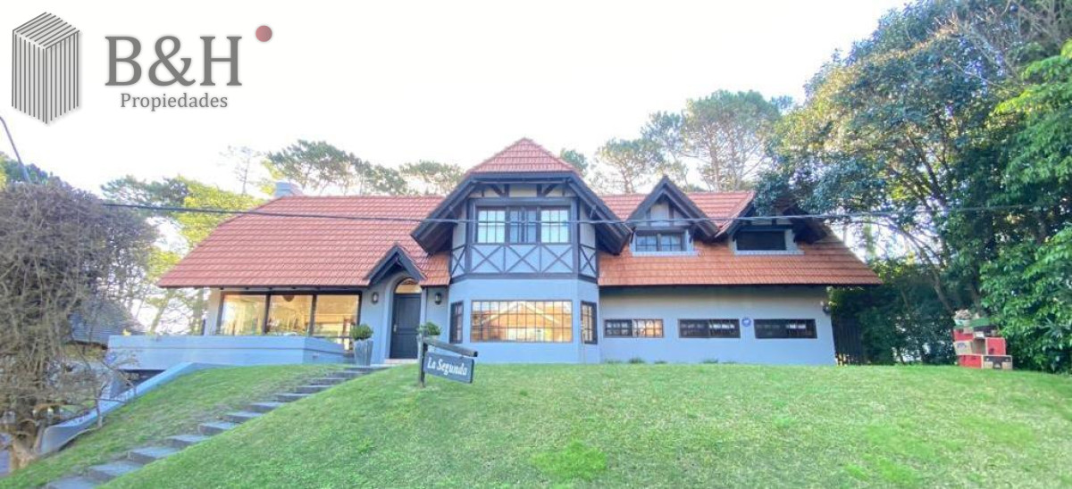Casa ID.650 - ESPECTACULAR CASA EN LUGANO 5 DORMITORIOS 4 BAÑOS 