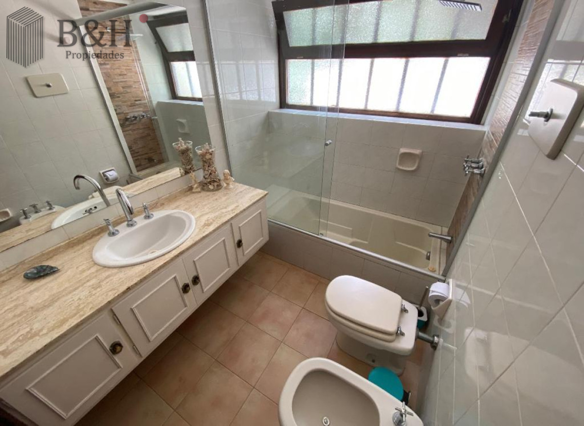 Casa ID.650 - ESPECTACULAR CASA EN LUGANO 5 DORMITORIOS 4 BAÑOS 