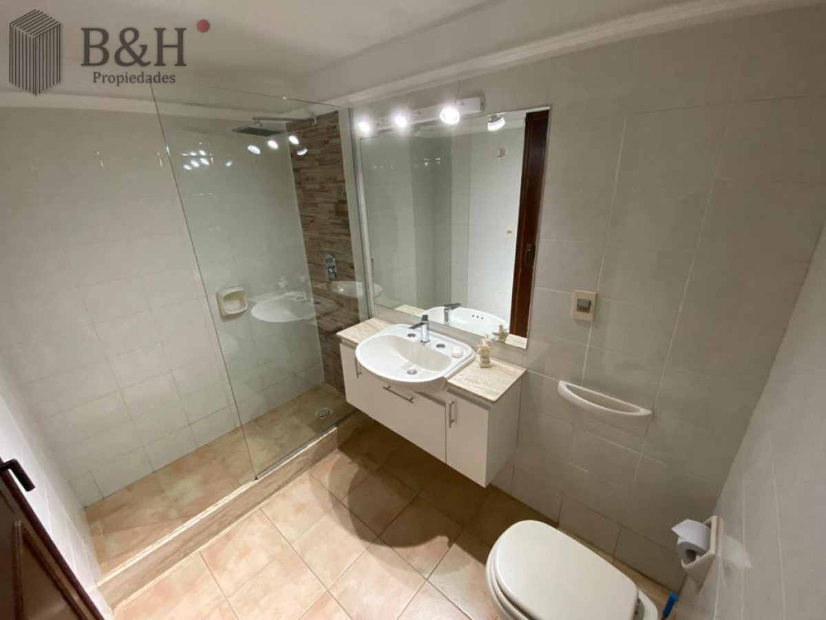 Casa ID.650 - ESPECTACULAR CASA EN LUGANO 5 DORMITORIOS 4 BAÑOS 