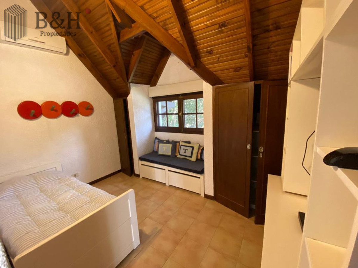 Casa ID.650 - ESPECTACULAR CASA EN LUGANO 5 DORMITORIOS 4 BAÑOS 