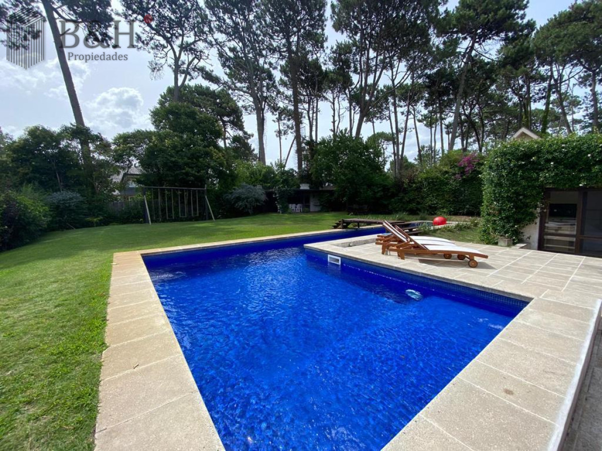 Casa ID.650 - ESPECTACULAR CASA EN LUGANO 5 DORMITORIOS 4 BAÑOS 