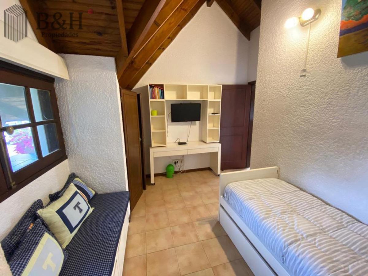 Casa ID.650 - ESPECTACULAR CASA EN LUGANO 5 DORMITORIOS 4 BAÑOS 