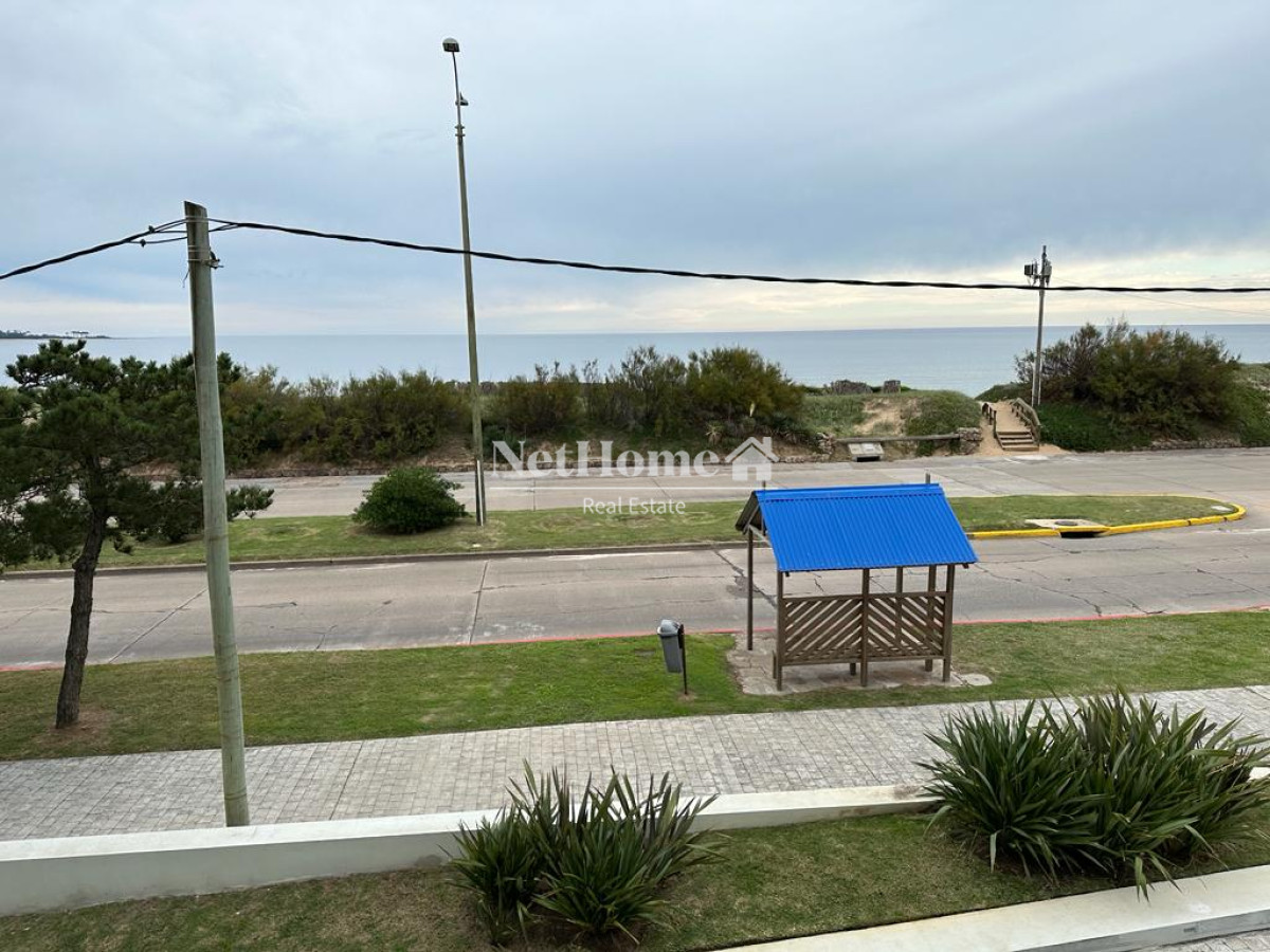 Apartamento ID.84 - Playa Mansa Apartamento 2 Dormitorios Frente al Mar 