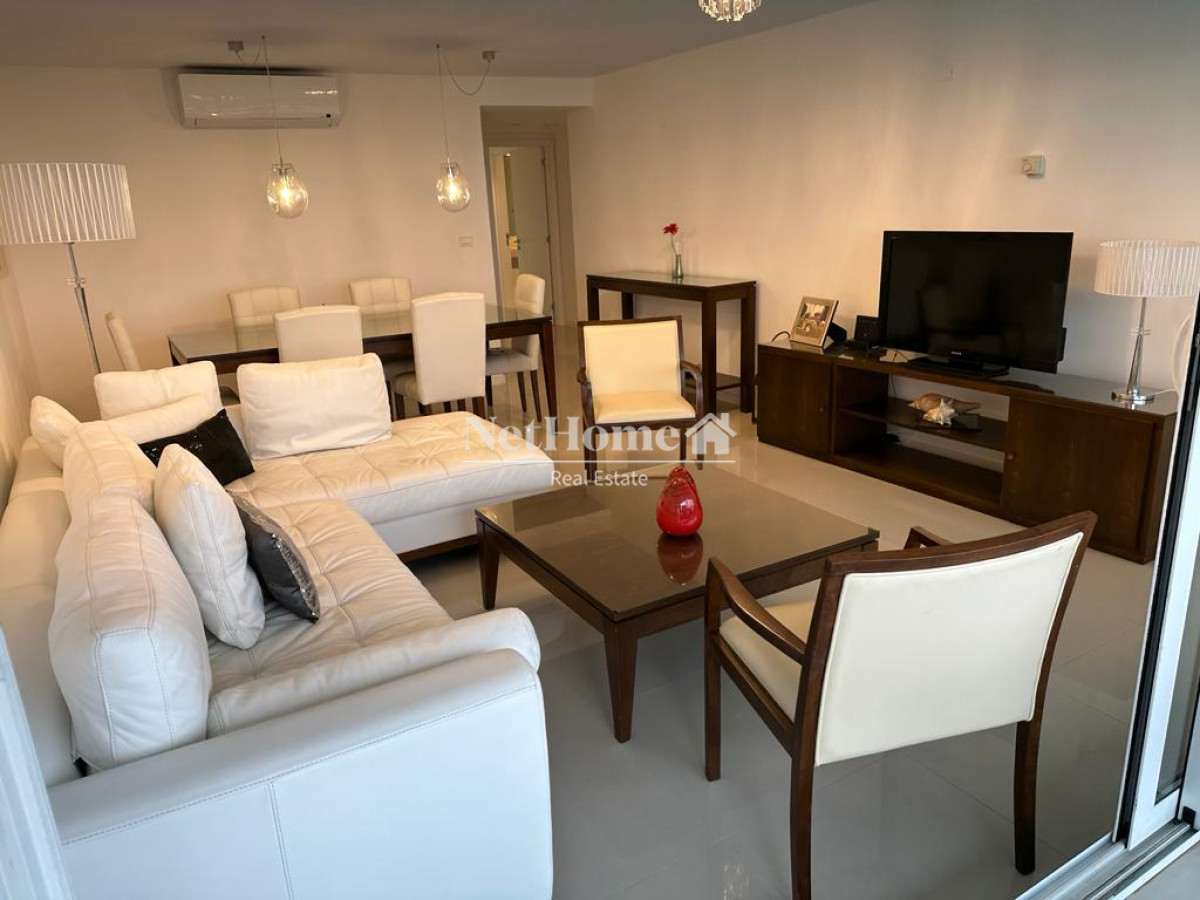 Apartamento ID.84 - Playa Mansa Apartamento 2 Dormitorios Frente al Mar 
