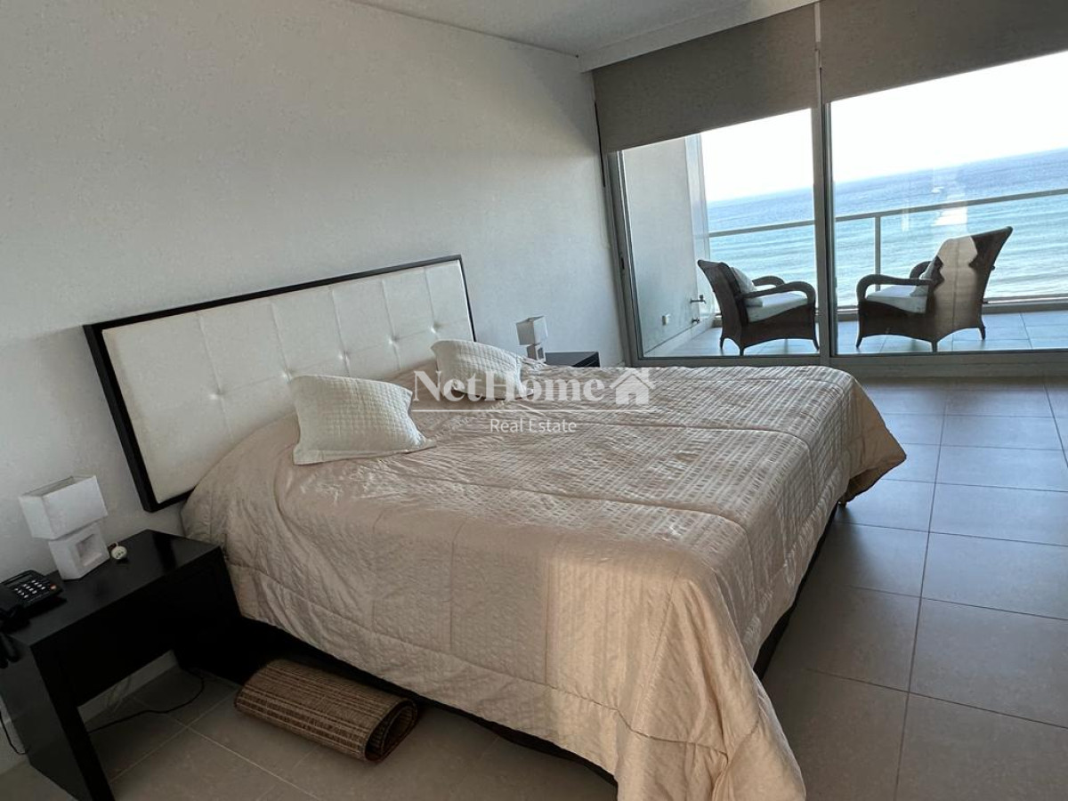 Apartamento ID.330 - Playa Brava Lujoso Apartamento 3 dormitorios con excelente vista al Océano