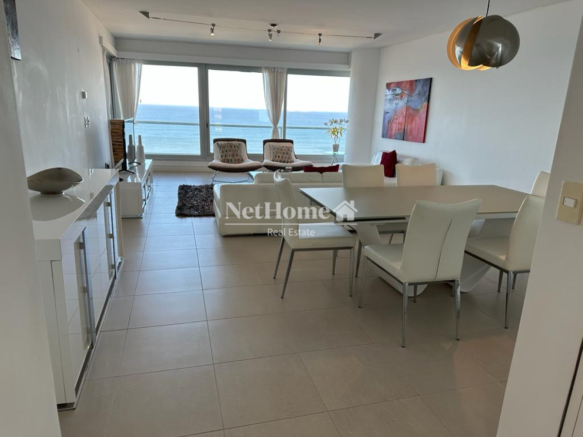 Apartamento ID.330 - Playa Brava Lujoso Apartamento 3 dormitorios con excelente vista al Océano