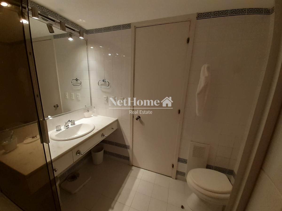 Apartamento ID.106 - Playa Brava Apartamento 3 Dormitorios en Primera Línea